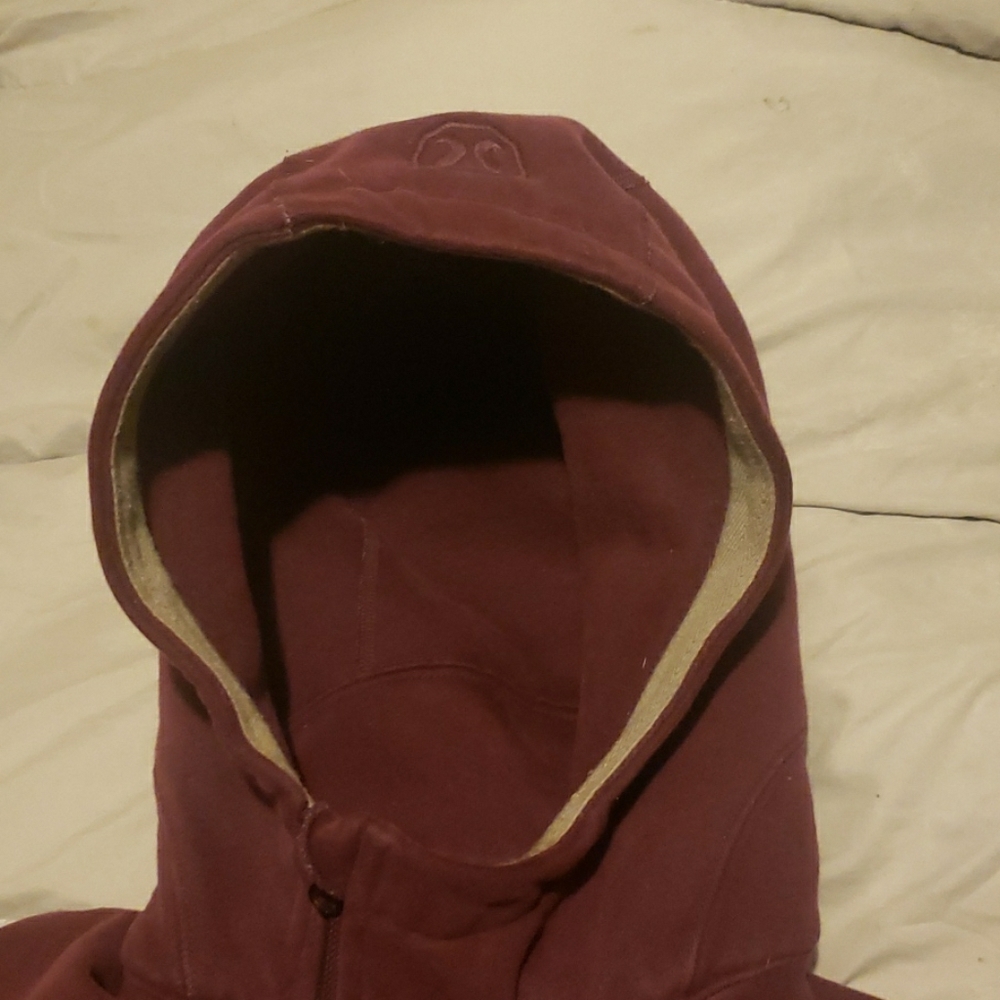 Men's classic XL Lululemon hoodie